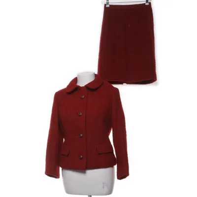 Dräkt (Röd) från Saturn