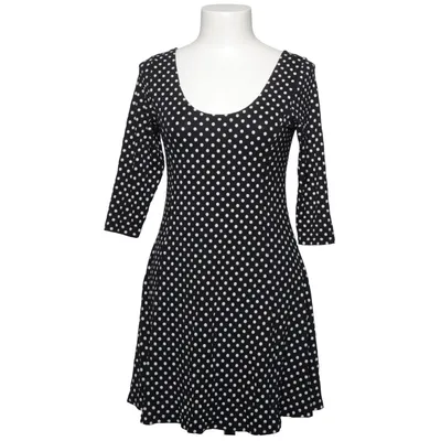 Klänning (Svart, Vit) från Dress Like Marie Elastan, Viskos