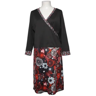 Klänning (Svart, Flerfärgad) från Misslook
