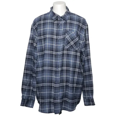Chemise en flanelle (Flannel shirt, plaid shirt, checked shirt, lumberjack shirt, button up shirt, overshirt, casual shirt, long sleeve shirt, men's shirt, unisex, oversized, relaxed fit, streetwear, workwear, vintage style, grunge, goth, emo, skater, Y2K, 90s fashion, 90s grunge, indie, alternative fashion, rock style, metal, biker, outdoor, hiking, camping, fishing, hunting, travel, road trip, vanlife, cabin, forest, nature, autumn, winter, layering, everyday wear, cozy, soft, casual style, blue plaid, blue check, cotton shirt, festival outfit, concert outfit, TikTok, trending, Pinterest, aesthetic, classic style, timeless fashion, smart casual, urban style, minimalist, utility wear, ranch style, western, country style, rustic, adventure, outdoor lifestyle, work shirt, durable, comfortable, gift for him, boyfriend gift, dad style, normcore, heritage style, vintage look, weekend wear, travel essentials, camping gear, casual outfit, oversized flannel, everyday fashion, fall outfit, layered look, cozy fashion, street style, skater style, grunge aesthetic, classic plaid, lumberjack style, bushcraft, survival, Nordic style, Scandinavian fashion, hiking clothes, outdoor clothing, festival fashion, wardrobe essential, everyday essential, men's fashion, plus size, 3XL, Infinity Man) de Infinity Man Coton