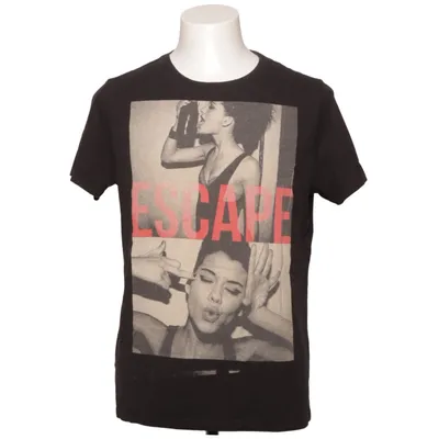 T-shirt (Black, Red) from Gio Goi Cotton