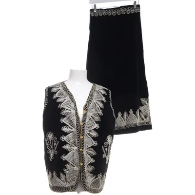 Klederdracht (Zwart) van EmbroideredGem
