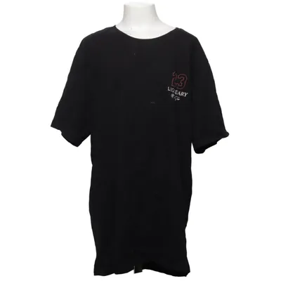 T-shirt (Black) from Celebrity Icons Cotton