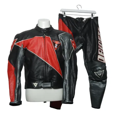 Motorcykelställ (Svart, Röd) från Dainese