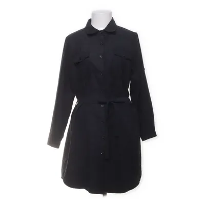 Robe chemise (Noir) de Mela London Polyester