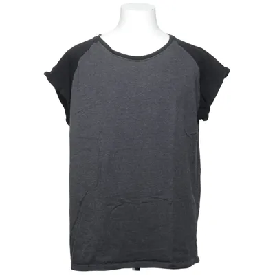 T-shirt (Gray, Black) from Urban Classics