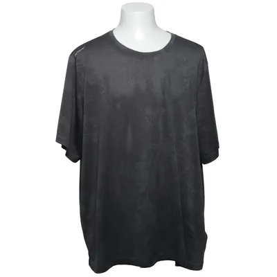 Träningströja (athletic t shirt, sports t shirt, performance tee, gym t shirt, workout shirt, training top, activewear shirt, fitness tee, running shirt, breathable t shirt, quick dry shirt, moisture wicking shirt, lightweight tee, stretch fabric shirt oversized t shirt, loose fit tee, relaxed fit shirt, streetwear tee, minimal t shirt, basic tee, essential t shirt, everyday shirt, casual wear, athleisure wear, sporty style, clean aesthetic mens t shirt, unisex t shirt, plus size t shirt, 3xl clothing, big size fashion, comfortable fit, soft fabric shirt, versatile outfit, layering piece black t shirt, dark grey t shirt, neutral colors, minimalist fashion, modern style, simple outfit, capsule wardrobe tiktok fashion, instagram outfit, gym outfit, casual outfit, street style, everyday look) från H&M Move Polyester