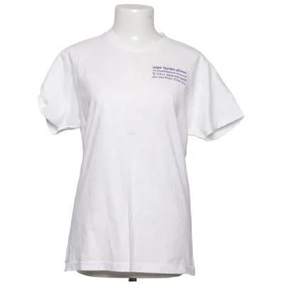 T-shirt (White) from On Vacation