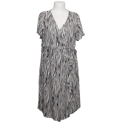 Wrap dress (Black, White) from Yessica Viscose