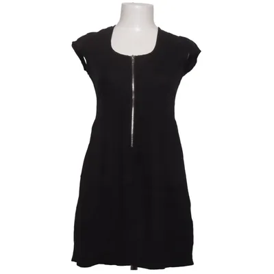 Robe (Noir) de Nikita Viscose