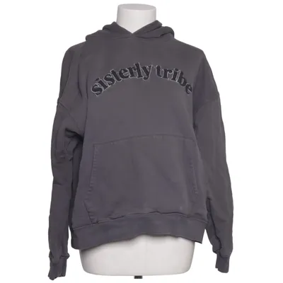 Huvtröja (Grå) från Sisterly Tribe