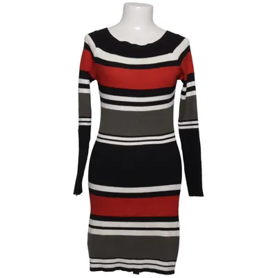 Robe (Noir, Rouge, Blanc) de Golden Days