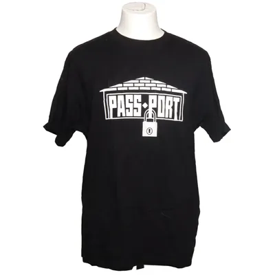 T-shirt (Svart) från Passport Bomull