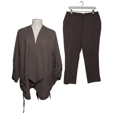 Kostym (W 49307) från Alessa W Collection Polyester