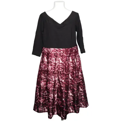 Klänning (Svart, Röd, Flerfärgad) från Anna Field Curvy Elastan, Polyester, Viskos