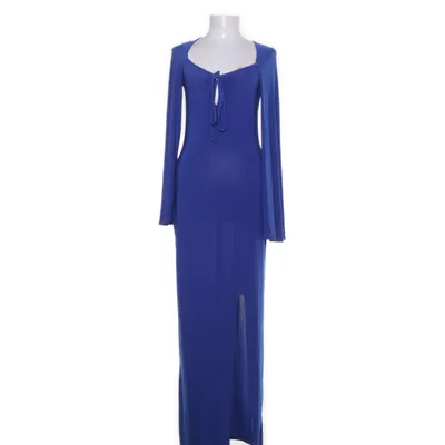 Långklänning (Halterneck Keyhole Maxi Dress) från NA-KD