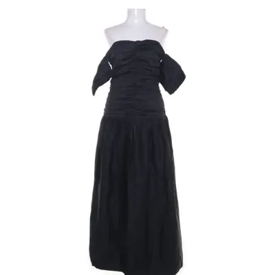 Aftonklänning (Svart) från Moré Noir Resort