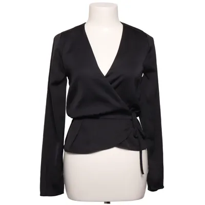 Omlottblus (Svart) från Bik Bok Återvunnen polyester