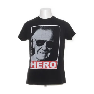 T-shirt (Svart, Röd, Vit) från Stanley Bomull