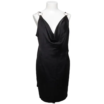 Robe (Noir) de PrettyLittleThing