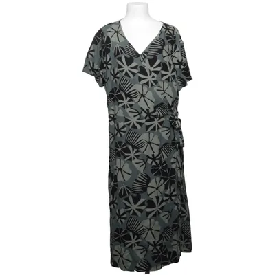 Robe longue (Gris, Noir, Blanc) de Tara M