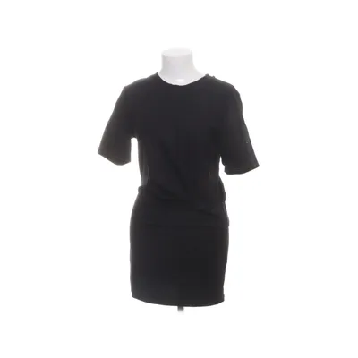 Klänning (Svart) från Urban Revivo