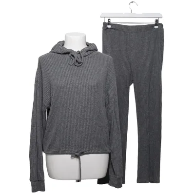 Mjukisset (Grå) från Gina Tricot