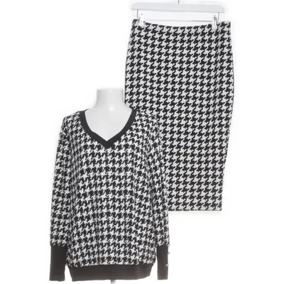 Set (Black, White) Polyester