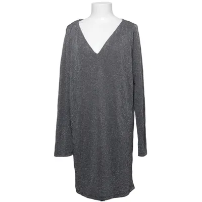 Klänning (Nicolina Short Dress) från Dry Lake Nylon