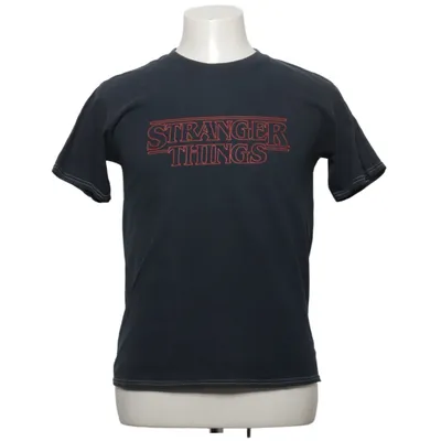 T-shirt (Stranger Things) från Gildan Bomull