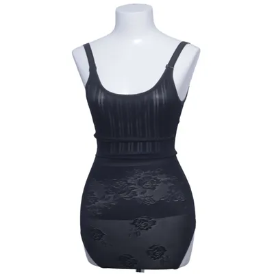 Body sculptant (Noir) de Xhangziyi