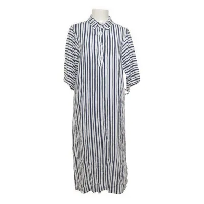 Robe chemise (Blanc, Bleu) de Stank Stockholm Viscose