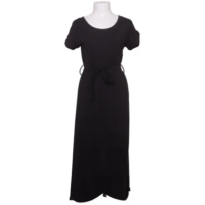 Klänning (Svart) från Dennis Maglic