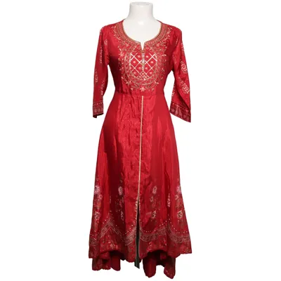 Traditional attire (Red, Multicolored) from Aurelia