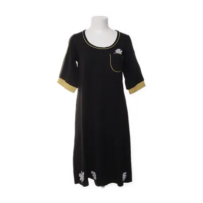 Klänning (Svart, Gul, Vit) från Margot Elastan, Polyester, Viskos