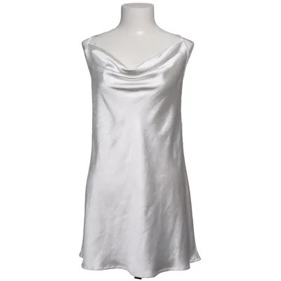 Robe (Blanc) de Motel Polyester