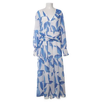 Maxi dress (White, Blue) from Chicwish Polyester