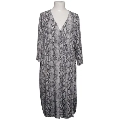 Dress (Gray, Black, White) from Janina Curved