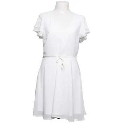 Klänning (Double Flounce Sleeve Dress) från NLY Trend Polyester