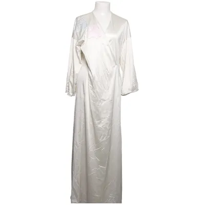 Dressing gown (White) from Vanity Fair