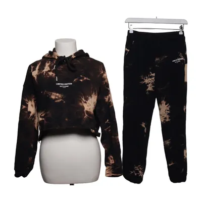 Tenue d'intérieur (Noir, Beige) de Sixth June