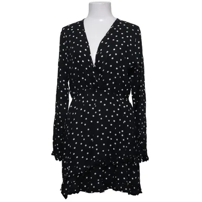 Klänning (Dot Wrap Dress) från Linn Ahlborg x NA-KD Viskos