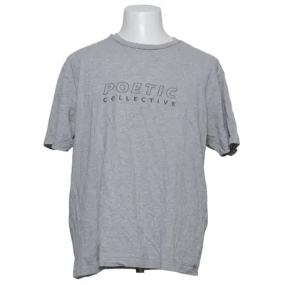 T-shirt (Grå) fra Poetic Collective
