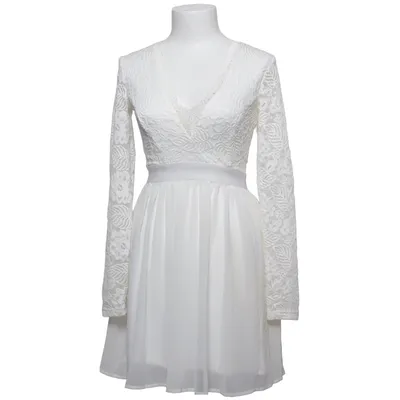 Klänning (Scalloped Lace Prom Dress) från NLY Trend Elastan, Polyamid, Polyester