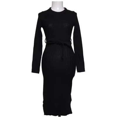 Robe (Noir) de Brave Soul Acrylique