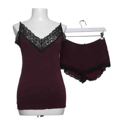Pyjamas (Cami, Linne, Short, Shorts, Spetskant, Rosett, Djup urringning, Plunge neckline, Vinröd, Burgundy, Bekväm, Smickrande, Söt, Cool, Edgy, Sexy, Boudoir, Date night, Valentine's, Alla hjärtans dag) från Hunkemöller Elastan, Viskos