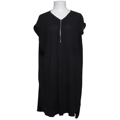 Klänning (Svart) från New Look Curves Polyester
