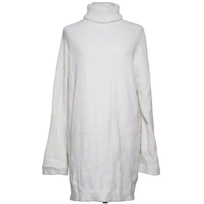 Turtleneck kjole (Hvid) fra Misslisibell x NA-KD Polyester, Viscose
