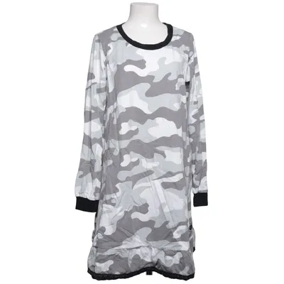 Dress (Gray, White) from Blooming