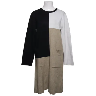 Robe (Beige, Noir, Blanc) de Finery Modal, Polyamide, Viscose, Laine